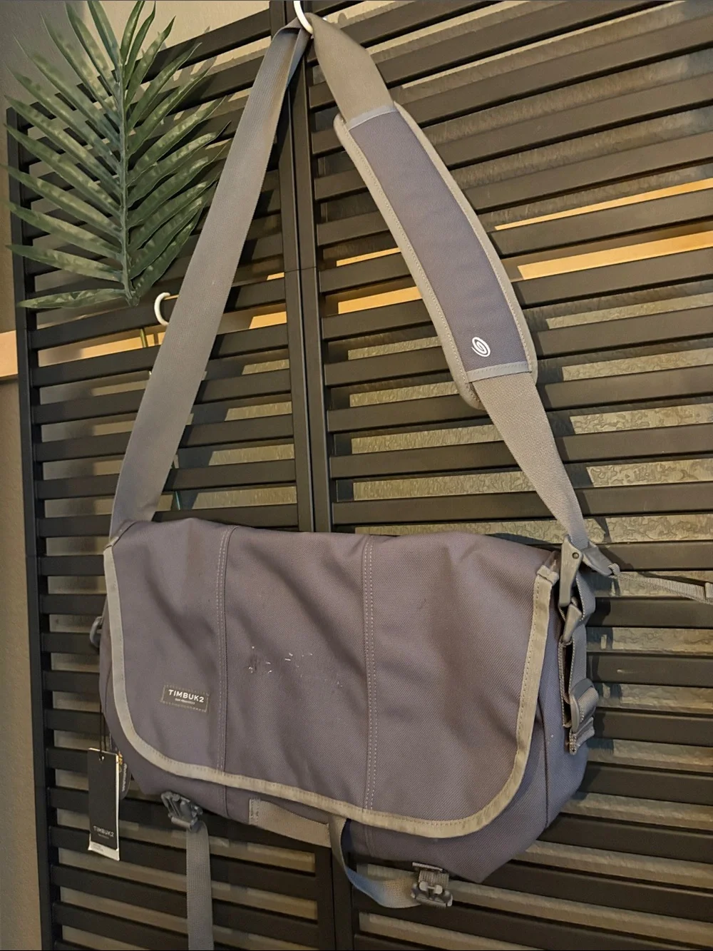 NWT Timbuk2 Slate Gray Messenger Bag with Light Trim